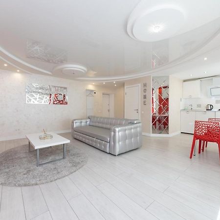 키예프 Flat24 On Lesi Ukrainki 3 아파트 외부 사진