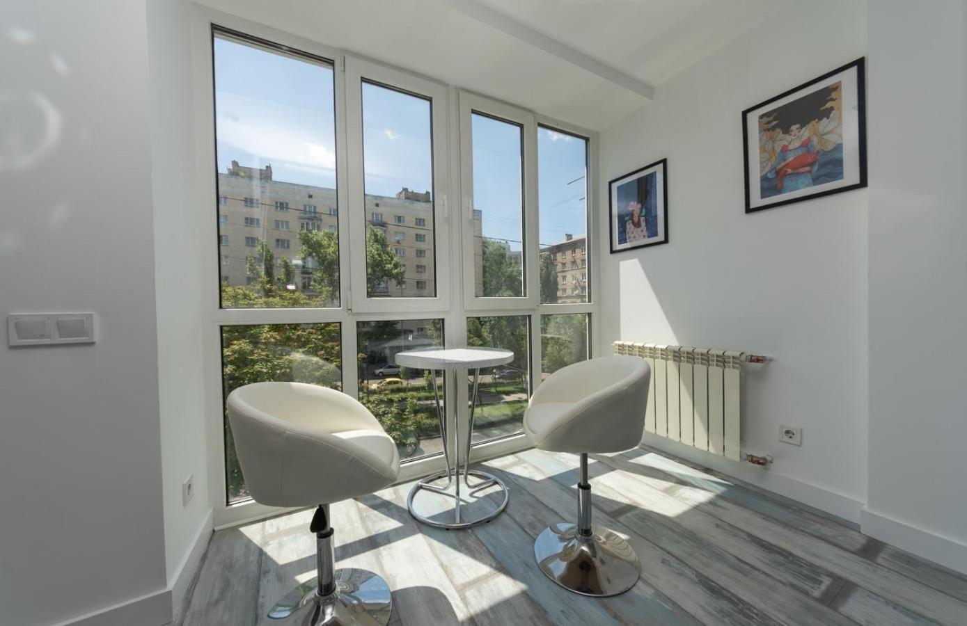 키예프 Flat24 On Lesi Ukrainki 3 아파트 외부 사진