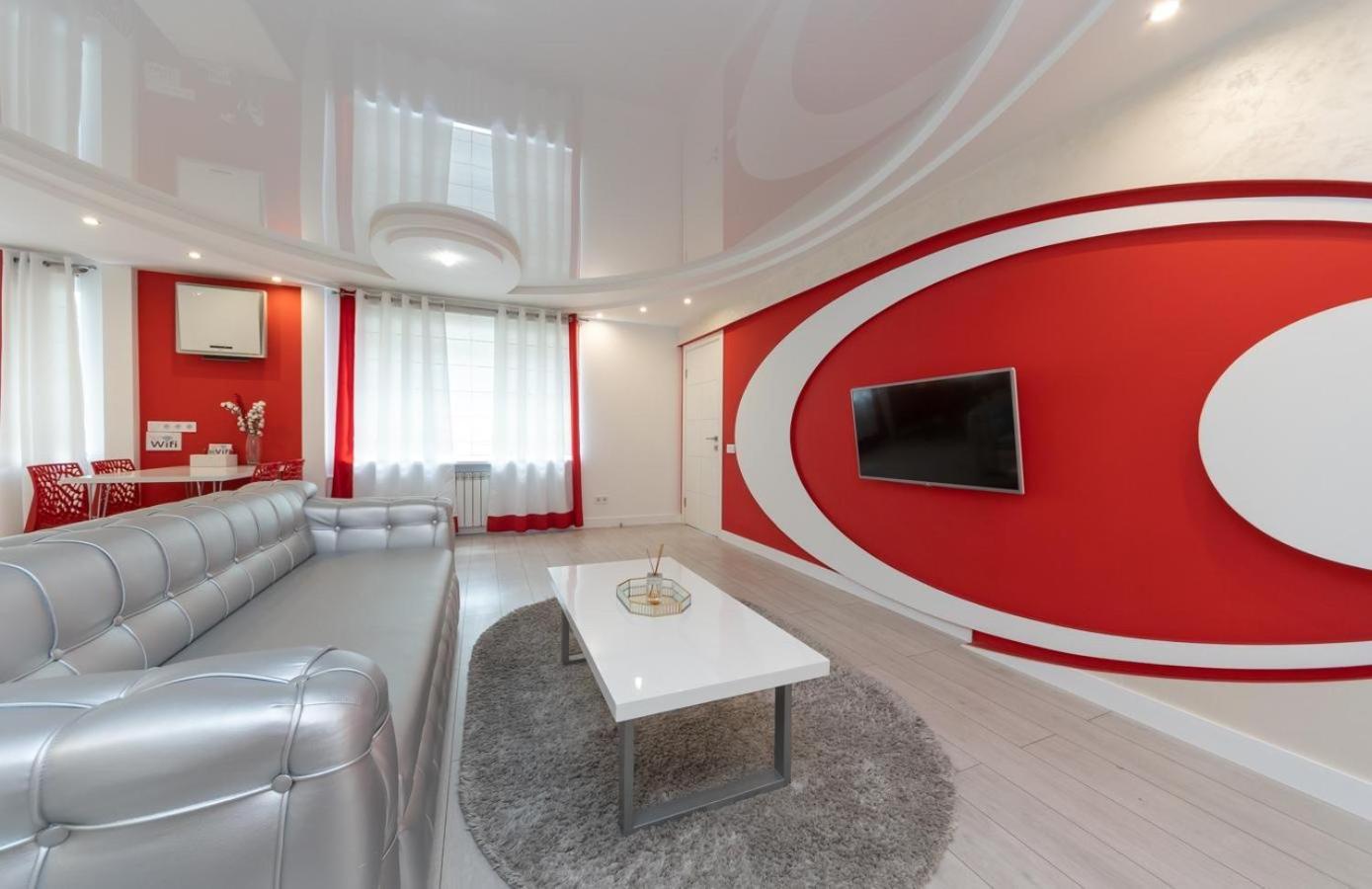 키예프 Flat24 On Lesi Ukrainki 3 아파트 외부 사진